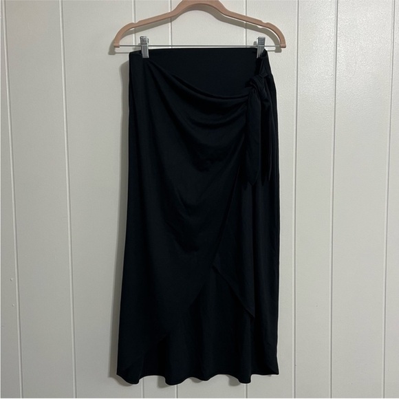 Aritzia Wilfred Saturn Black Midi Wrap Skirt Sz M - Picture 2 of 7